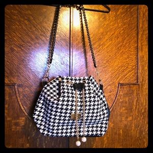 Daren Piju Houndstooth Purse